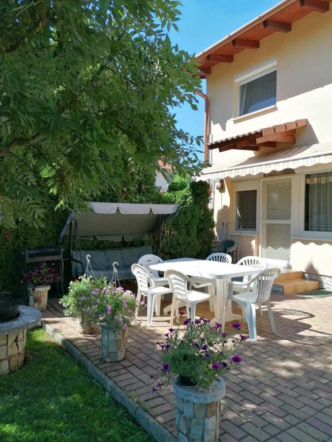 Rose Vip Apartman Vila Hajdúszoboszló Exterior foto