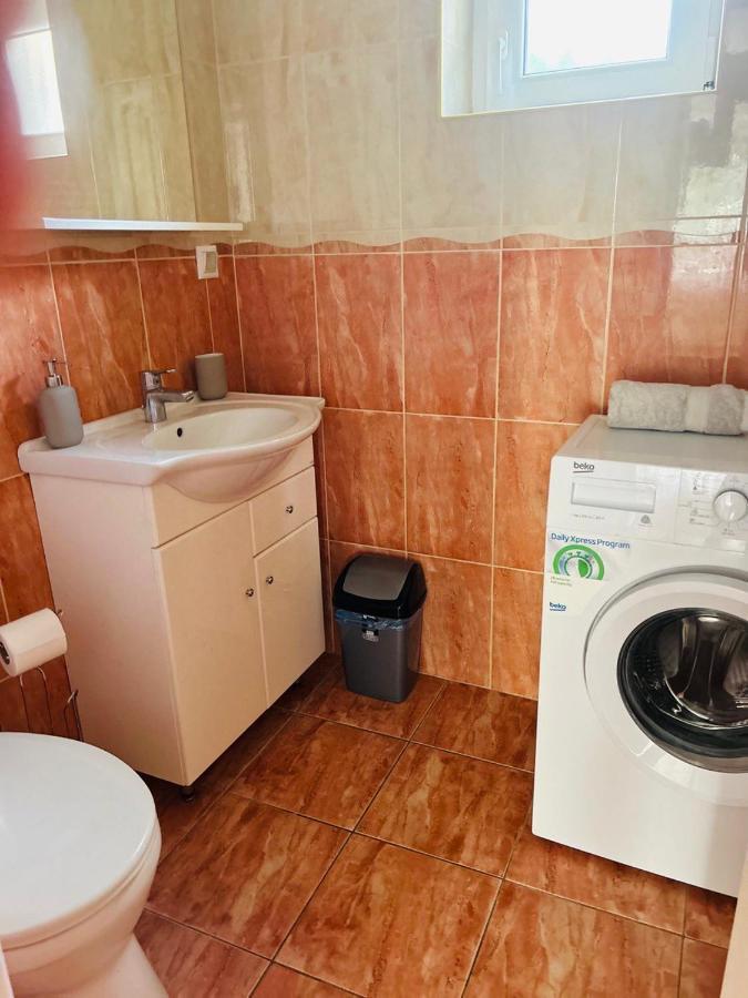 Rose Vip Apartman Vila Hajdúszoboszló Exterior foto