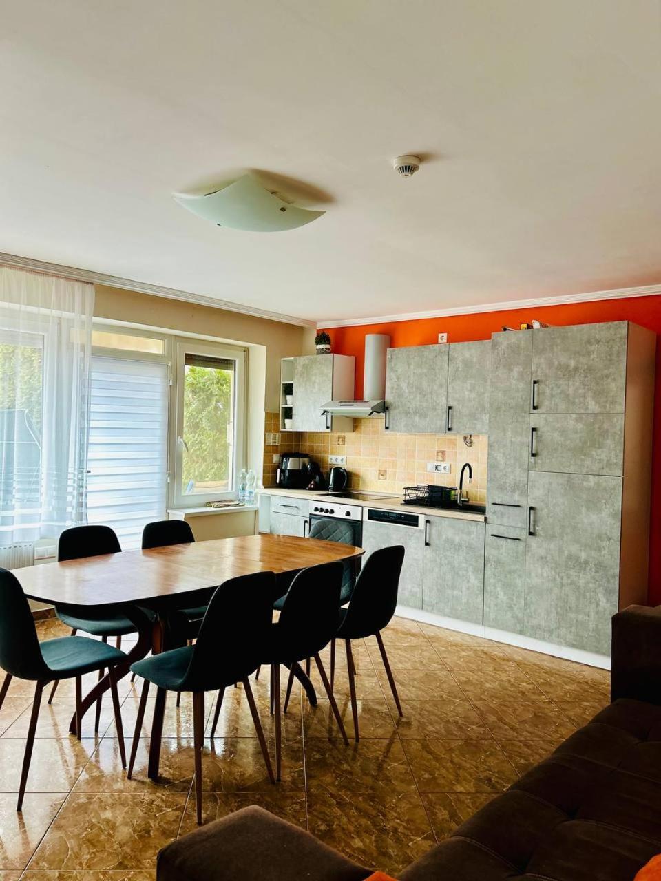 Rose Vip Apartman Vila Hajdúszoboszló Exterior foto